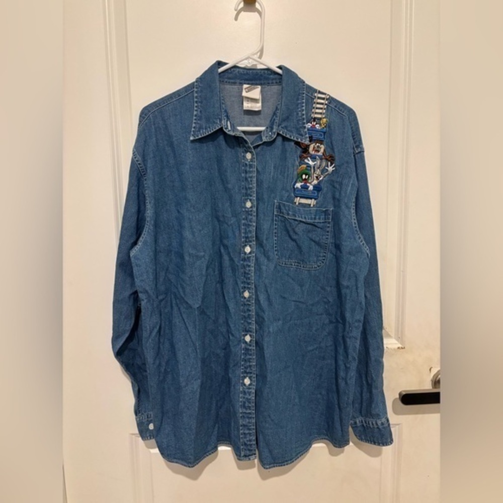Warner Brothers VINTAGE99’ Looney Toons denim button up Large